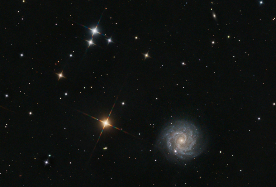 Photo de l'espace, des étoiles brillent